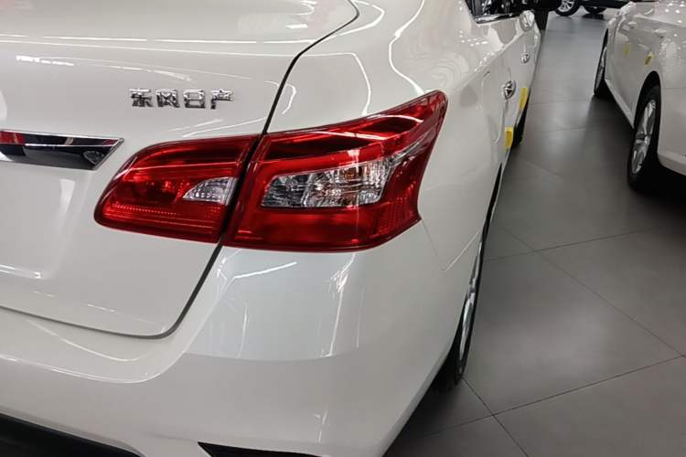 Used Nissan Sylphy 2022 Revised Version Classic 1.6XL CVT Luxury Edition Right Rear Taillight