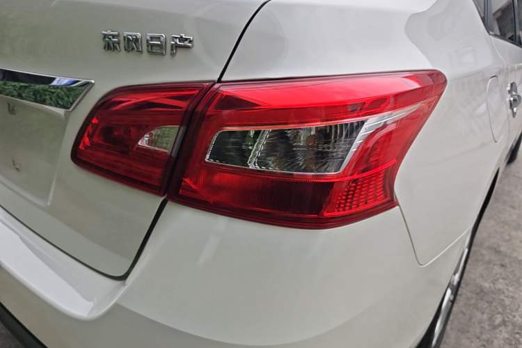 Used Nissan Sylphy 2022 Classic 1.6XL CVT Luxury Edition Right Rear Taillight