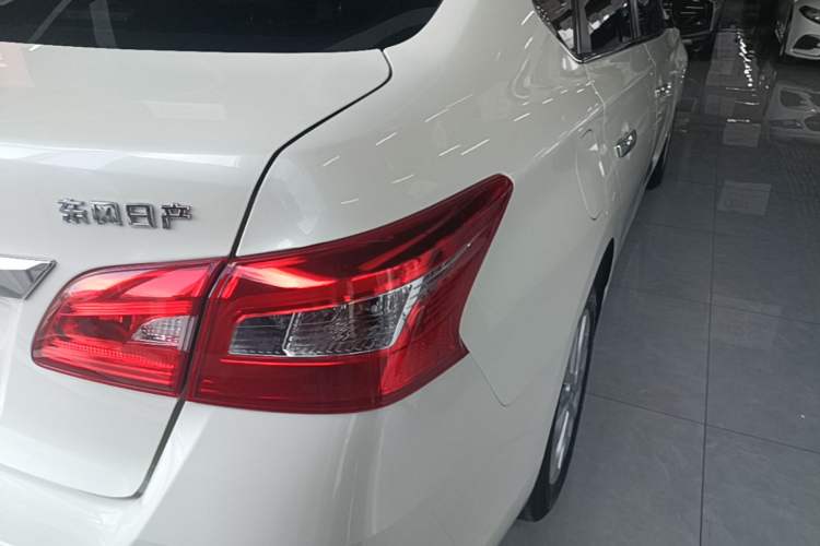 Used Nissan Sylphy 2022 Revised Version Classic 1.6XL CVT Luxury Edition Right Rear Taillight