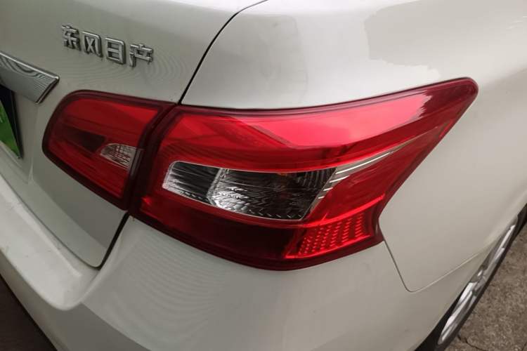 Used Nissan Sylphy 2022 Revised Version Classic 1.6XL CVT Luxury Edition Right Rear Taillight