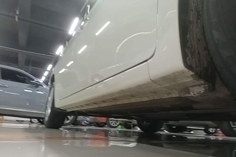Used Nissan Sylphy 2022 Classic 1.6XE CVT Comfort Edition Right Side Sill