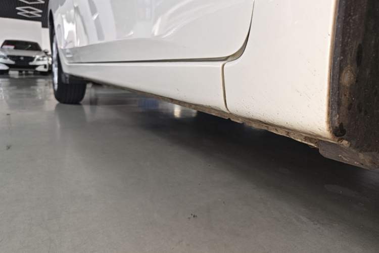 Used Nissan Sylphy 2022 Classic 1.6XE CVT Comfort Edition Right Side Sill