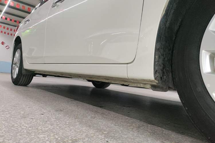 Used Nissan Sylphy 2022 Classic 1.6XE CVT Comfort Edition Right Side Sill