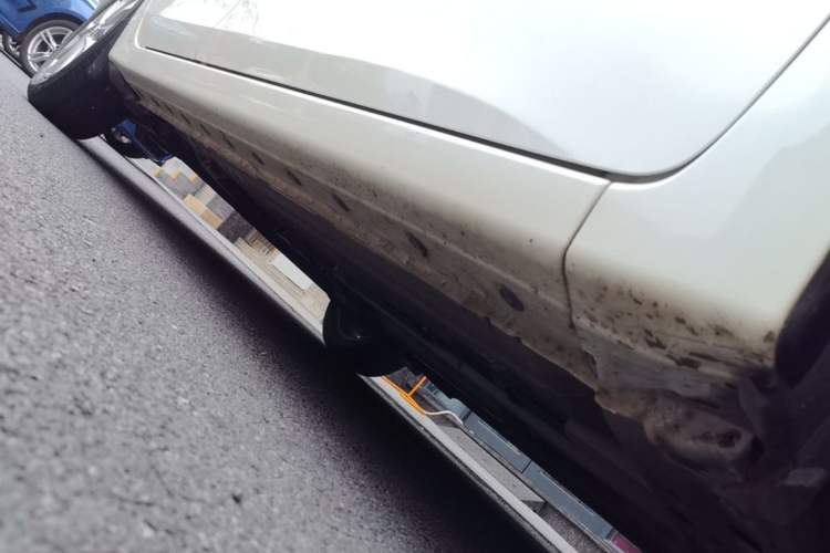 Used Nissan Sylphy 2022 Classic 1.6XE CVT Comfort Edition Right Side Sill