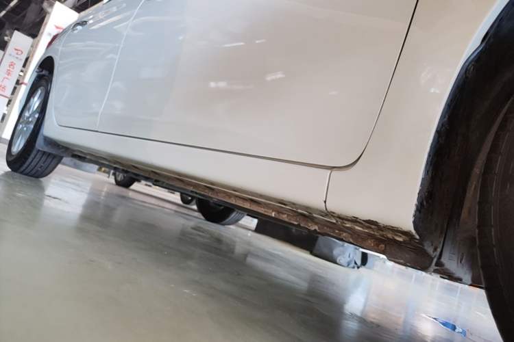 Used Nissan Sylphy 2022 Classic 1.6XE CVT Comfort Edition Right Side Sill