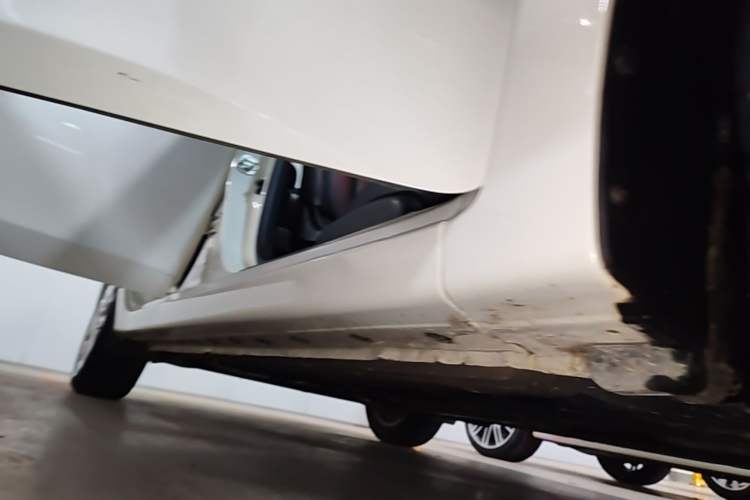 Used Nissan Sylphy 2022 Classic 1.6XL CVT Luxury Edition Right Side Sill