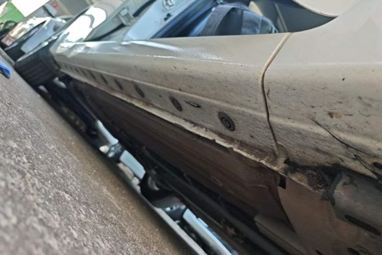 Used Nissan Sylphy 2022 Classic 1.6XL CVT Luxury Edition Right Side Sill