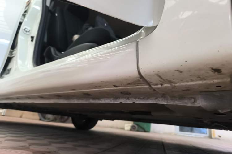 Used Nissan Sylphy 2022 Classic 1.6XE CVT Comfort Edition Right Side Sill