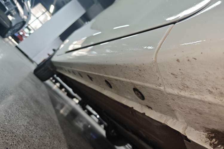 Used Nissan Sylphy 2022 Classic 1.6XE CVT Comfort Edition Right Side Sill