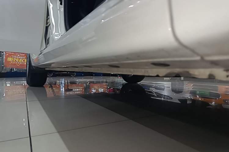 Used Nissan Sylphy 2022 Classic 1.6XE CVT Comfort Edition Right Side Sill
