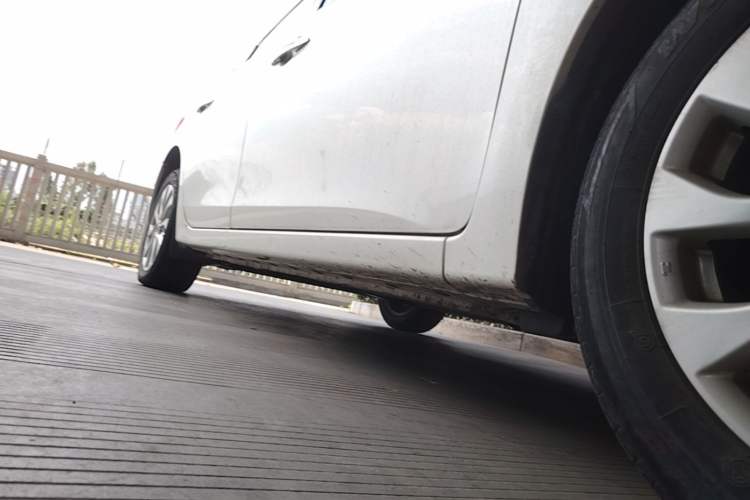 Used Nissan Sylphy 2022 Classic 1.6XE CVT Comfort Edition Right Side Sill