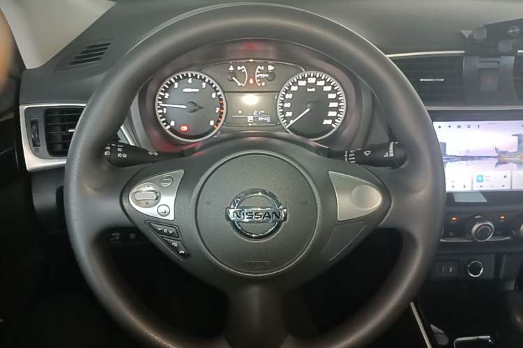 Used Nissan Sylphy 2022 Revised Version Classic 1.6XL CVT Luxury Edition Steering Wheel