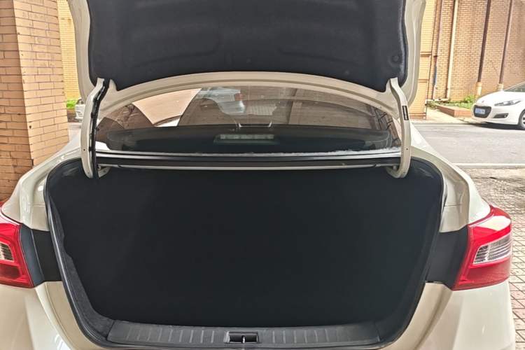Used Nissan Sylphy 2022 Classic 1.6XE CVT Comfort Edition Trunk