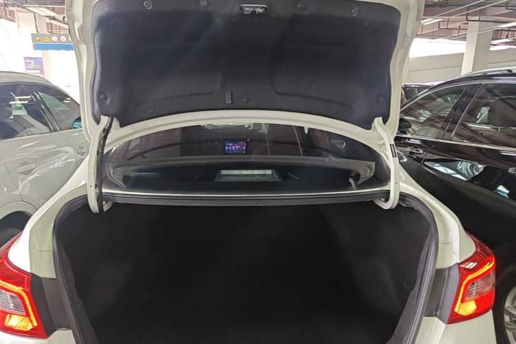 Used Nissan Sylphy 2022 Classic 1.6XE CVT Comfort Edition Trunk