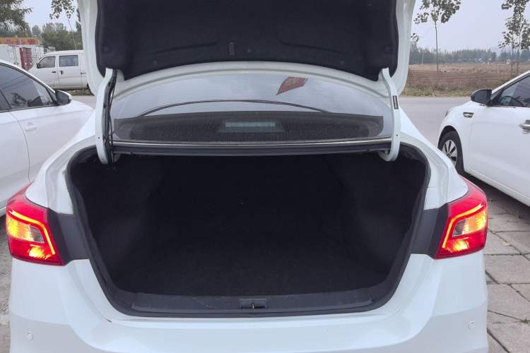 Used Nissan Sylphy 2022 Classic 1.6XE CVT Comfort Edition Trunk