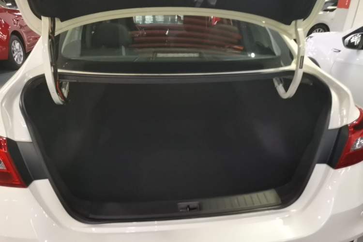 Used Nissan Sylphy 2022 Classic 1.6XE CVT Comfort Edition Trunk