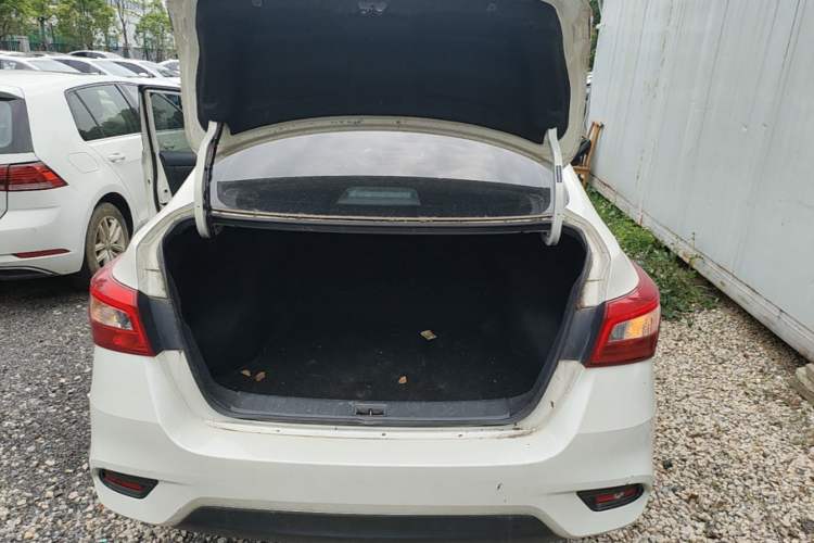 Used Nissan Sylphy 2022 Classic 1.6XE CVT Comfort Edition Trunk