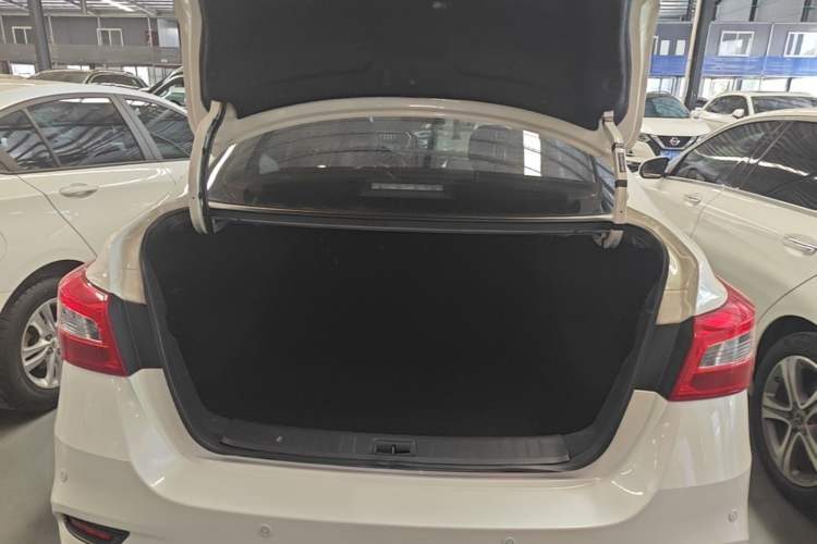 Used Nissan Sylphy 2022 Classic 1.6XE CVT Comfort Edition Trunk