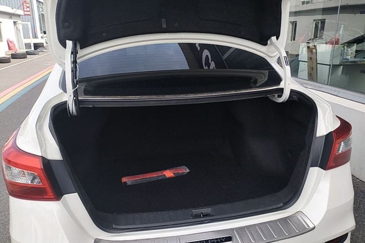 Used Nissan Sylphy 2022 Classic 1.6XE CVT Comfort Edition Trunk