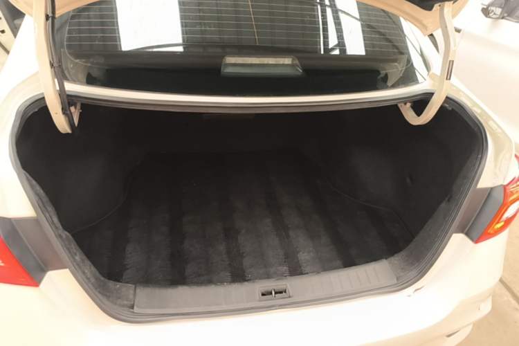 Used Nissan Sylphy 2022 Classic 1.6XL CVT Luxury Edition Trunk
