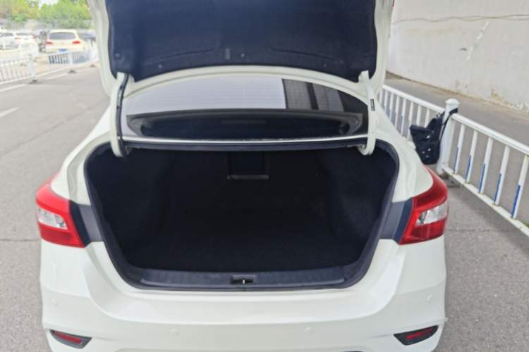 Used Nissan Sylphy 2022 Classic 1.6XL CVT Luxury Edition Trunk