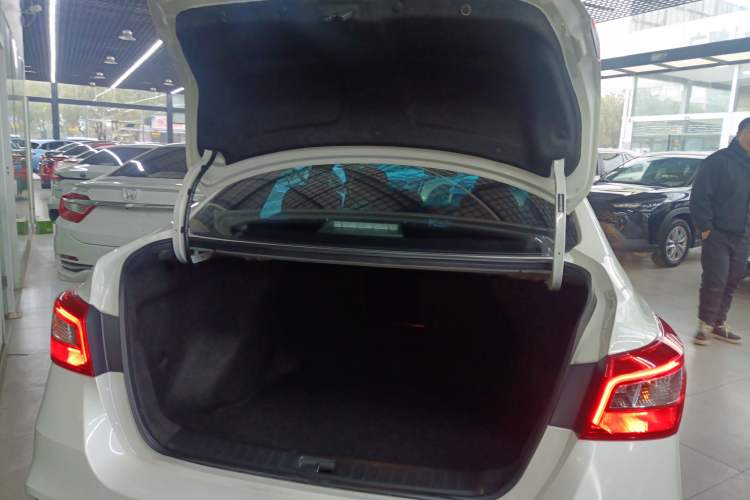 Used Nissan Sylphy 2022 Classic 1.6XL CVT Luxury Edition Trunk