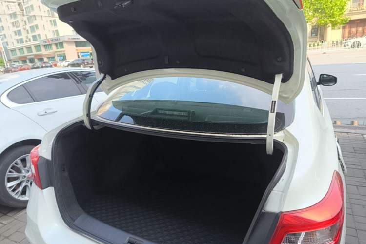 Used Nissan Sylphy 2022 Classic 1.6XE Manual Comfort Edition Trunk
