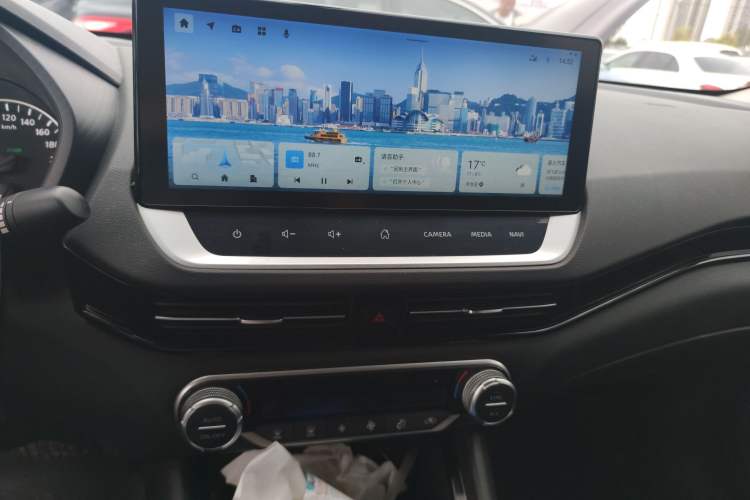 Used Nissan Sylphy 2023 Super Hybrid Electric Drive All-Electric Drive with Large Screen Version Audio And AC Panel