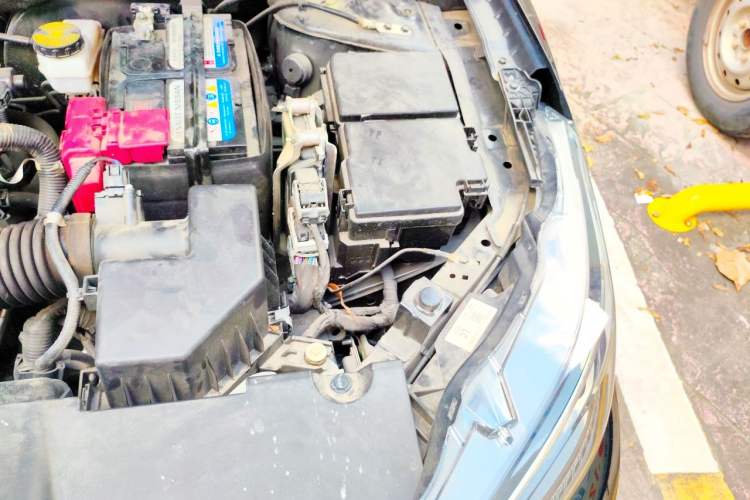 Used Nissan Sylphy 2023 1.6L CVT Enjoyment Edition Engine Bay Left