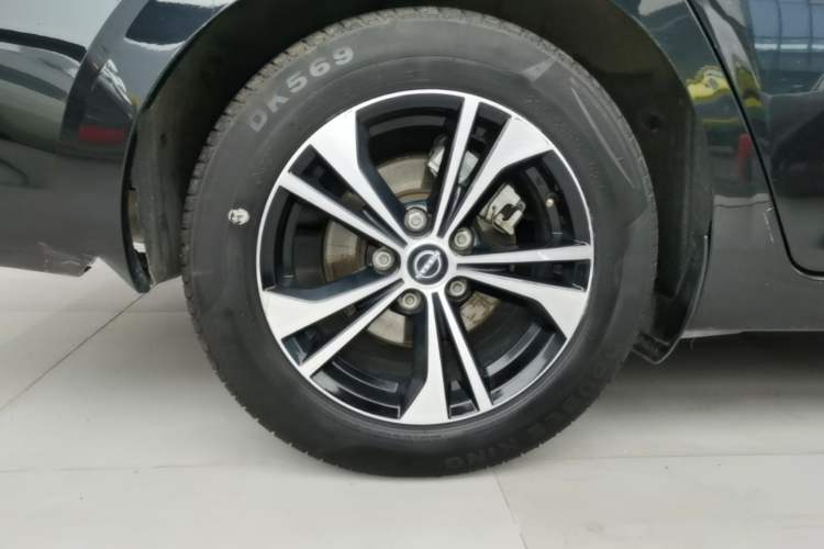 Used Nissan Sylphy 2023 1.6L CVT Enjoyment Edition Exterior 5