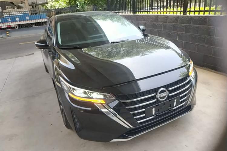 Used Nissan Sylphy 2023 1.6L CVT Enjoyment Edition Front Right 45 Deg