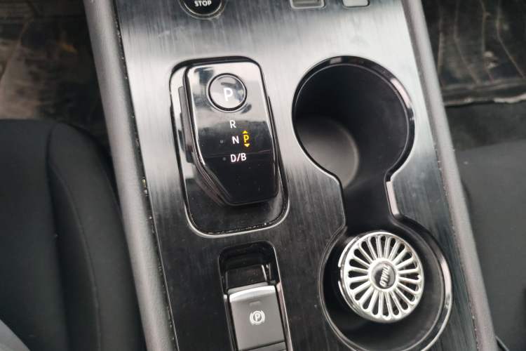 Used Nissan Sylphy 2023 Super Hybrid Electric Drive All-Electric Drive with Large Screen Version Gear Lever