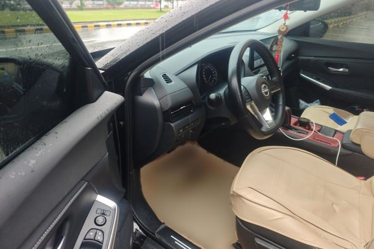 Used Nissan Sylphy 2023 1.6L CVT Enjoyment Edition Interior 3