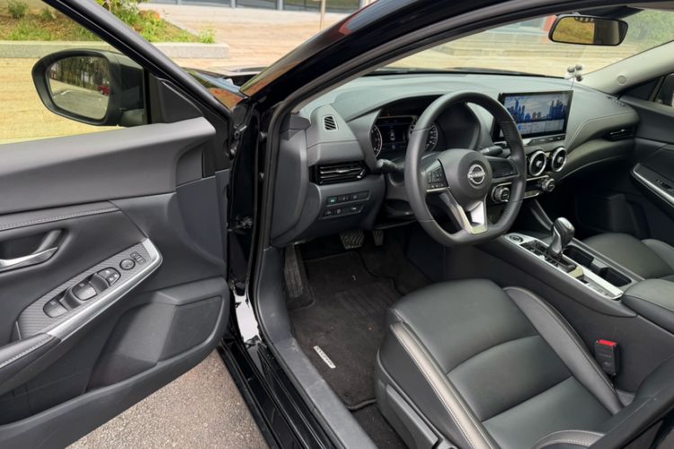 Used Nissan Sylphy 2023 1.6L CVT Enjoyment Edition Interior 4