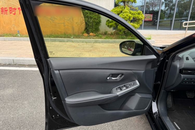 Used Nissan Sylphy 2023 1.6L CVT Enjoyment Edition Interior 6