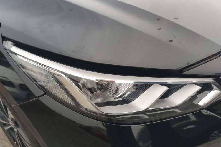 Used Nissan Sylphy 2023 Super Hybrid Electric Drive All-Electric Drive with Large Screen Version Right Front Headlight