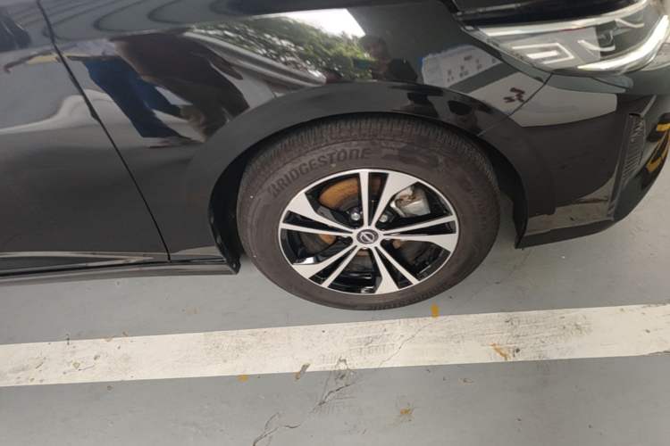 Used Nissan Sylphy 2023 Revised Version 1.6L CVT Intelligent Driving Edition Right Front Wheel Hub