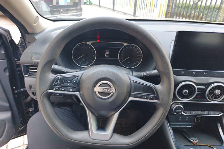 Used Nissan Sylphy 2023 Super Hybrid Electric Drive All-Electric Drive with Large Screen Version Steering Wheel