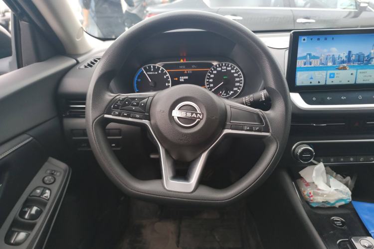 Used Nissan Sylphy 2023 Super Hybrid Electric Drive All-Electric Drive with Large Screen Version Steering Wheel