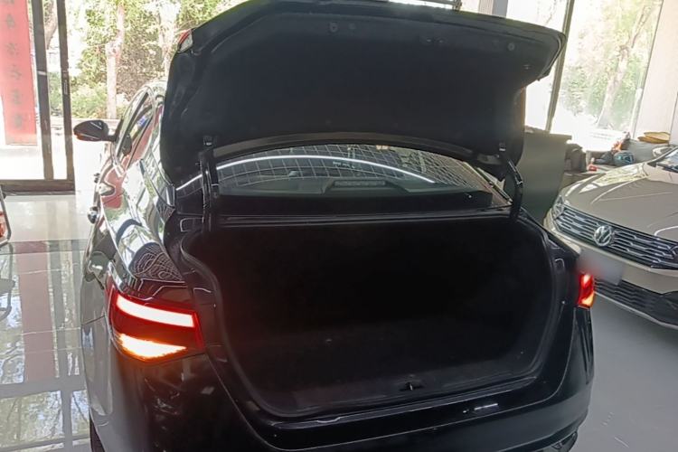 Used Nissan Sylphy 2023 Revised 1.6L CVT Enjoyment Edition Trunk
