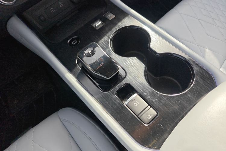 Used Nissan Sylphy 2023 Super Hybrid Electric Drive Ultra-Luxury Model Gear Lever