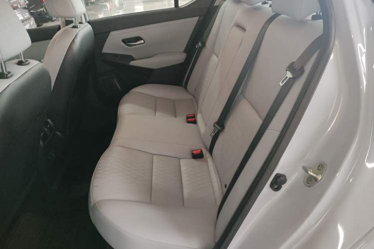 Used Nissan Sylphy 2023 Super Hybrid Electric Drive Ultra-Luxury Model Left Rear Seat