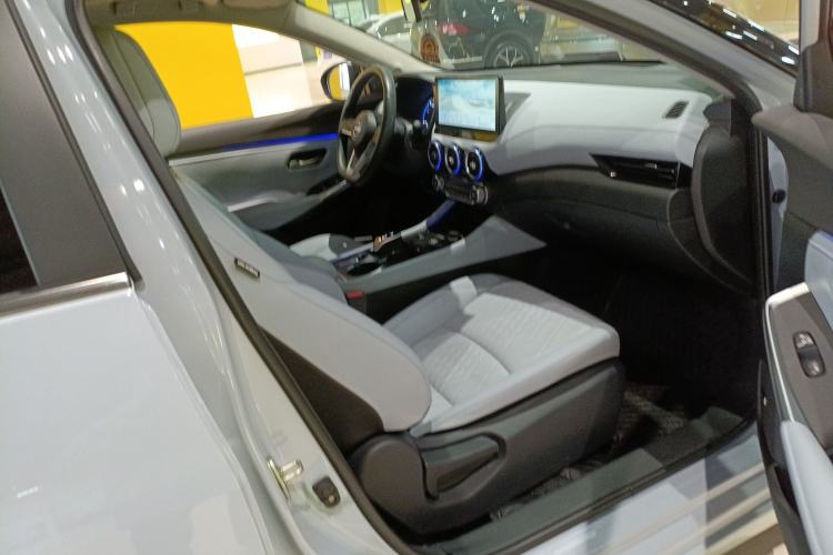 Used Nissan Sylphy 2023 Super Hybrid Electric Drive Ultra-Luxury Model Right Front Seat
