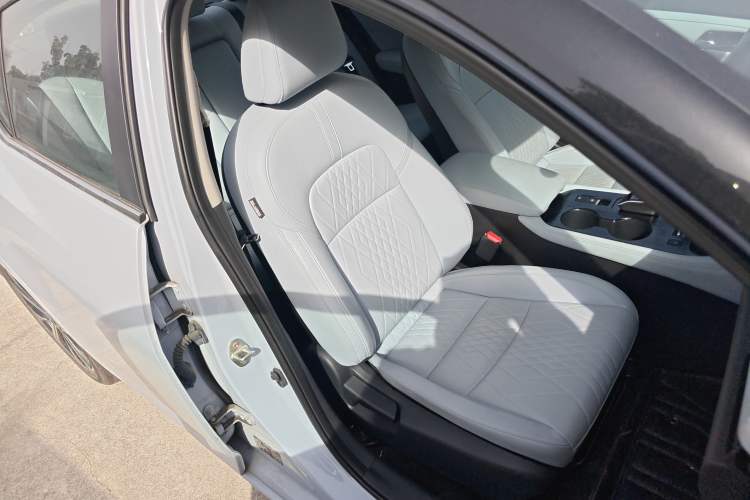 Used Nissan Sylphy 2023 Super Hybrid Electric Drive Ultra-Luxury Model Right Front Seat