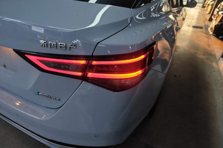 Used Nissan Sylphy 2023 Super Hybrid Electric Drive Ultra-Luxury Model Right Rear Taillight