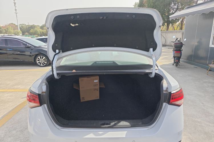 Used Nissan Sylphy 2023 Super Hybrid Electric Drive Ultra-Luxury Model Trunk