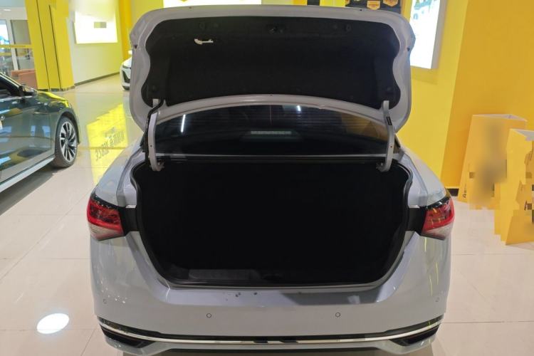 Used Nissan Sylphy 2023 Super Hybrid Electric Drive Ultra-Luxury Model Trunk