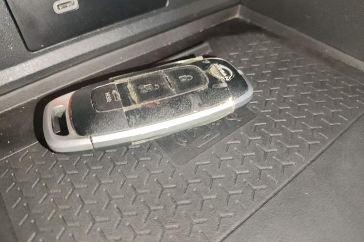 Used Nissan Sylphy 2023 Super Hybrid Electric Drive Ultra-Luxury Model Vehicle Key