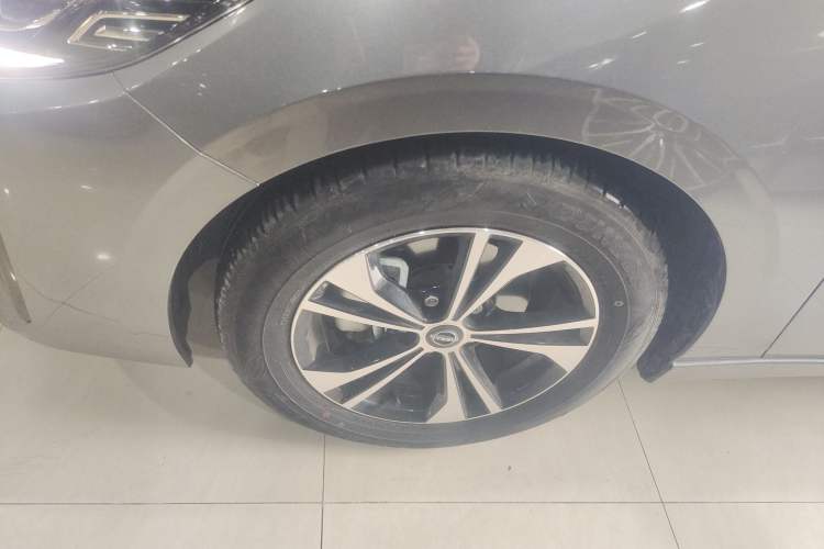 Used Nissan Sylphy 2023 1.6L CVT Enjoyment Edition Exterior 4