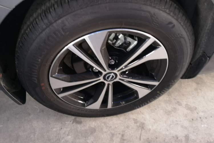 Used Nissan Sylphy 2023 1.6L CVT Enjoyment Edition Exterior 5